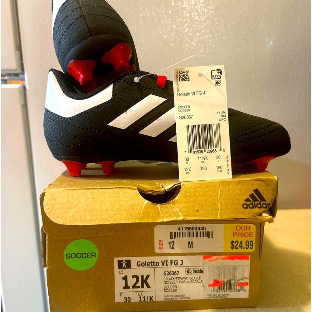Soccer cleats